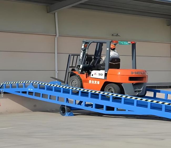 安多移动式卸货平台（叉车用）